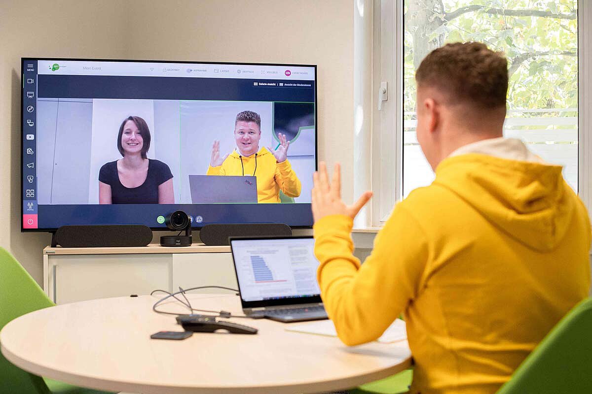 Wir beraten dich gerne auch ganz bequem per Videochat